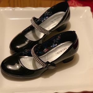 Little girls size 2 dress shoes.
